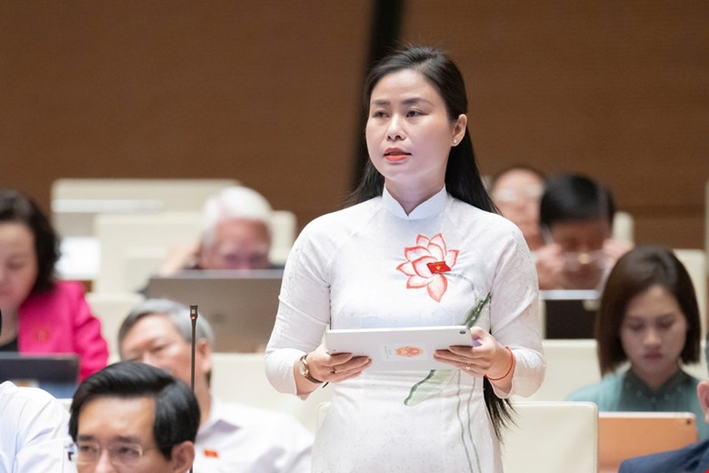 Bộ trưởng NNMT: Tổng lượng mưa cả đợt ở Huế lên tới 4.476mm - 2 Bộ trưởng NNMT: Tổng lượng mưa cả đợt ở Huế lên tới 4.476mm - 2