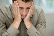 Vợ đòi li hôn vì phát hiện email chồng gửi cho người cũ