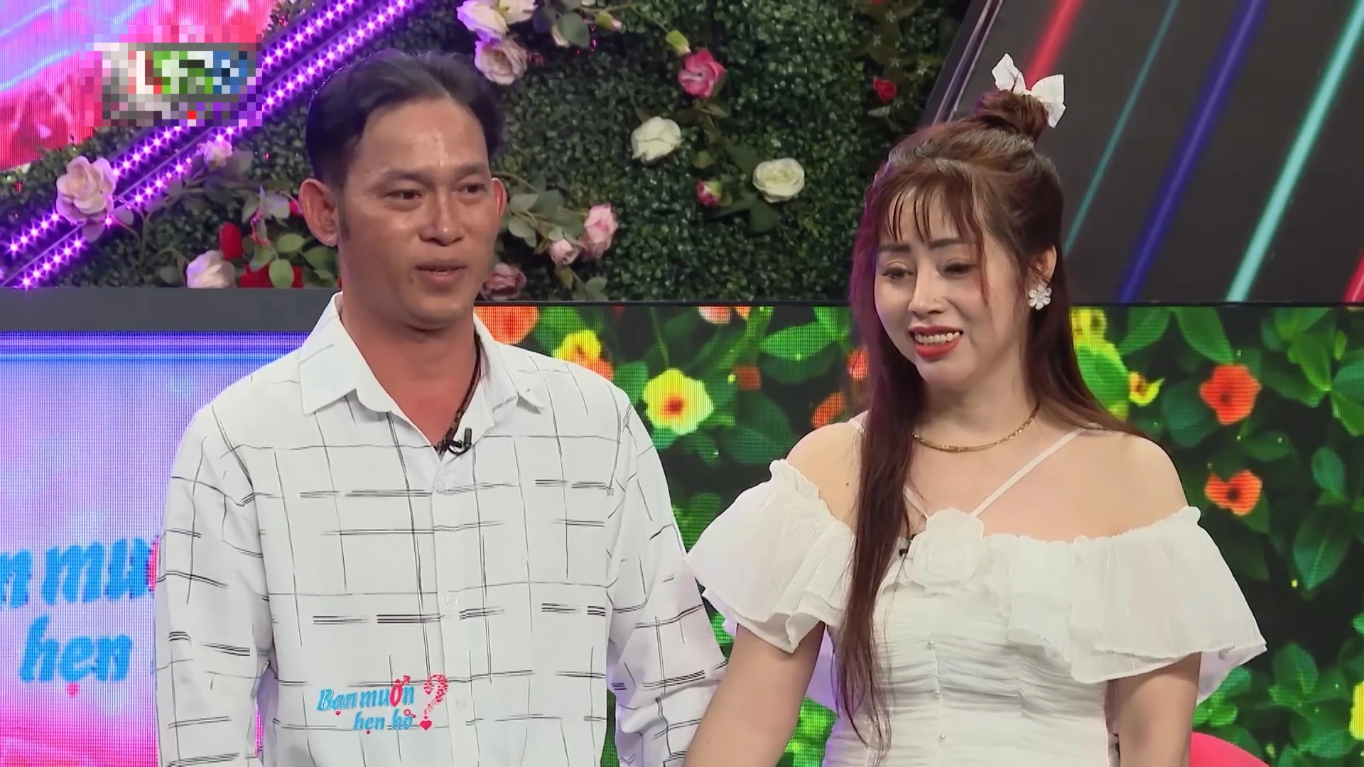 Ένας μονογονέας μπαμπάς ομολογεί γλυκά την αγάπη του και φιλάει τον ιδιοκτήτη του σπα στο μάγουλο στην πρώτη τους συνάντηση - 1 Bố đơn thân tỏ tình ngọt ngào, hôn má chủ tiệm spa ngay lần đầu gặp mặt - 1