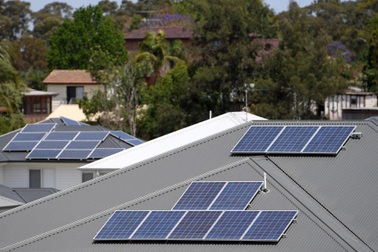 Lắp điện mặt trời phải đăng ký EVN: Hãy lắng nghe nỗi băn khoăn của dân