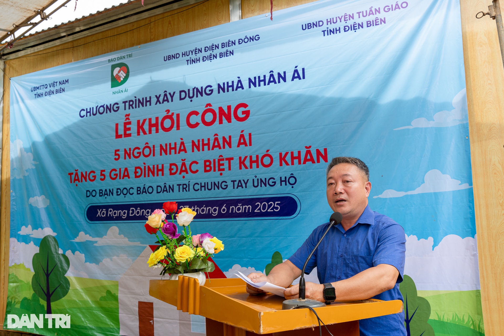 Hơn 600 triệu đồng từ bạn đọc Dân trí giúp 5 hộ nghèo Điện Biên an cư - 7