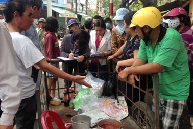 Cấm tiệm bánh mì gây ngộ độc thực phẩm bán hàng