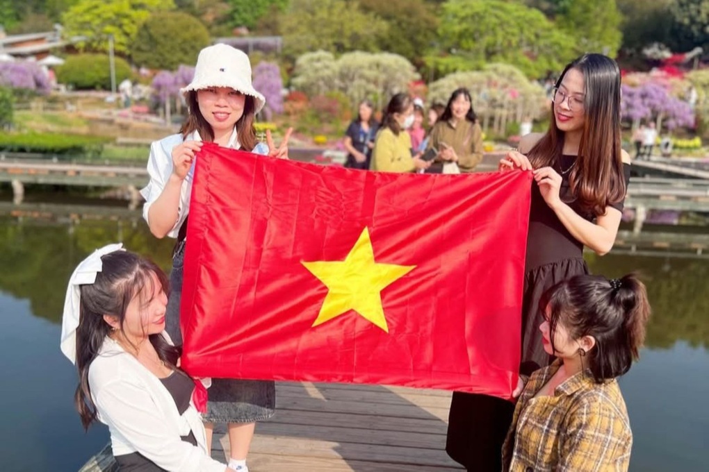 Lao động Việt ở Nhật: Mang theo cờ tổ quốc như mang theo một phần quê hương - 1 Lao động Việt ở Nhật: Mang theo cờ tổ quốc như mang theo một phần quê hương - 1
