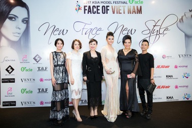 Doanh nhân Sarah Tú hội ngộ dàn sao trong sự kiện Face Of Vietnam