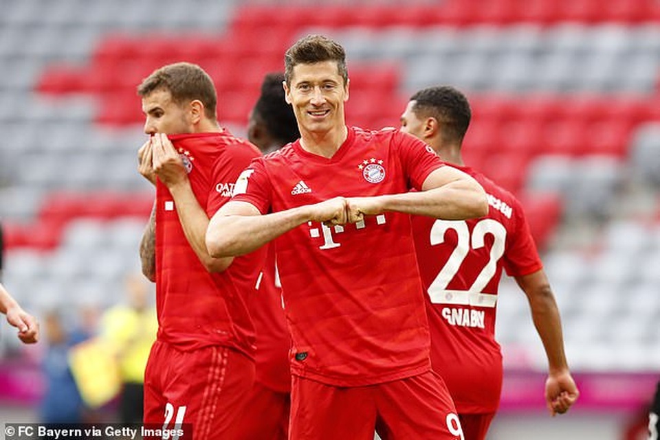 Lewandowski lập cú đúp, Bayern Munich hủy diệt Dusseldorf - 3 Lewandowski lập cú đúp, Bayern Munich hủy diệt Dusseldorf - 3