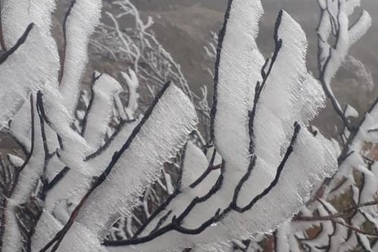 Băng tuyết phủ trắng "Nóc nhà Việt Nam" Fansipan