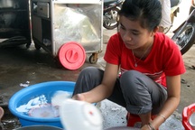 “Mẹ thương các con, nhưng trời cứ bắt tội mẹ”