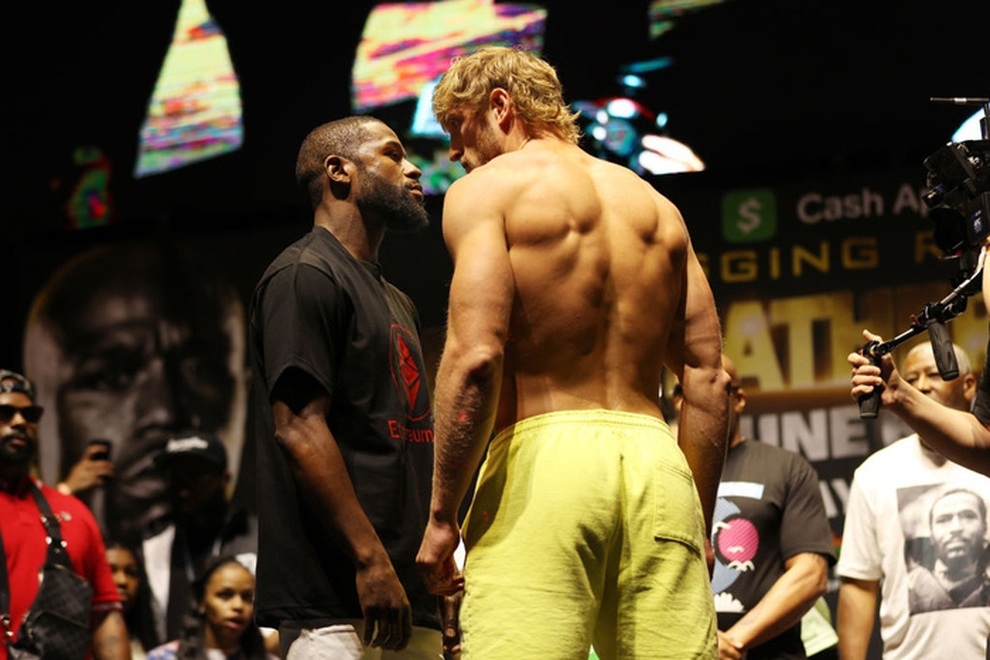 Trận chiến quyền anh Mayweather và Logan Paul: Cơn mưa tiền bạc - 1 Trận chiến quyền anh Mayweather và Logan Paul: Cơn mưa tiền bạc - 1