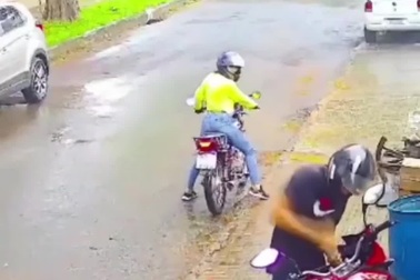 Cặp đôi trộm xe máy và cái kết khó ngờ