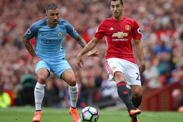 Mkhitaryan thất vọng vì bị HLV Mourinho “ép” đá trái sở trường