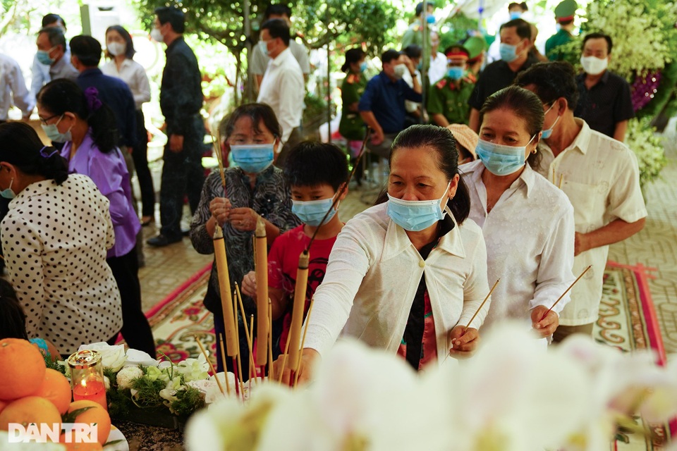 Những dòng tiễn biệt nguyên Phó Thủ tướng Trương Vĩnh Trọng - 12 Những dòng tiễn biệt nguyên Phó Thủ tướng Trương Vĩnh Trọng - 12