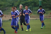 Công Phượng vắng mặt trong ngày CLB TPHCM ra mắt 3 tân binh