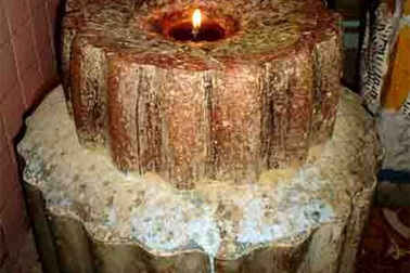 Chuyện ly kỳ quanh những cây nến cháy 640 năm