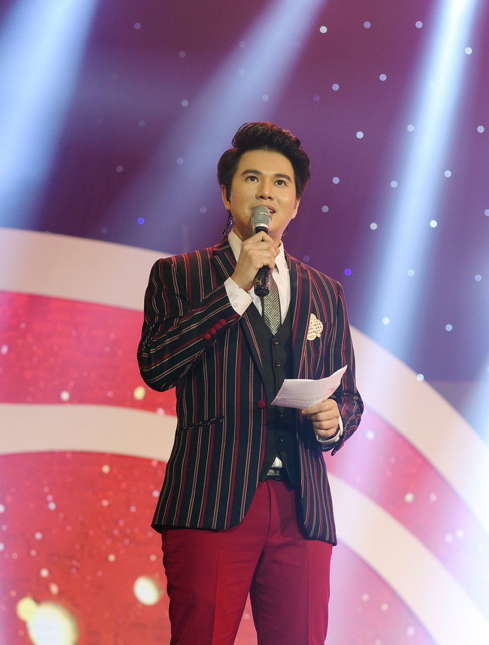 Top 5 MC nam thành công trong năm 2019 - 6 Top 5 MC nam thành công trong năm 2019 - 6