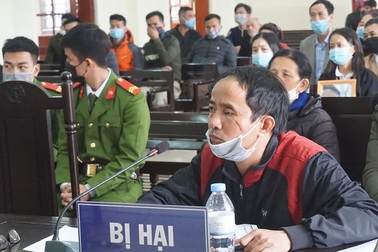 Tòa bất ngờ hoãn xử vụ án giết người vì bị hại "bận"... đi trộm chó