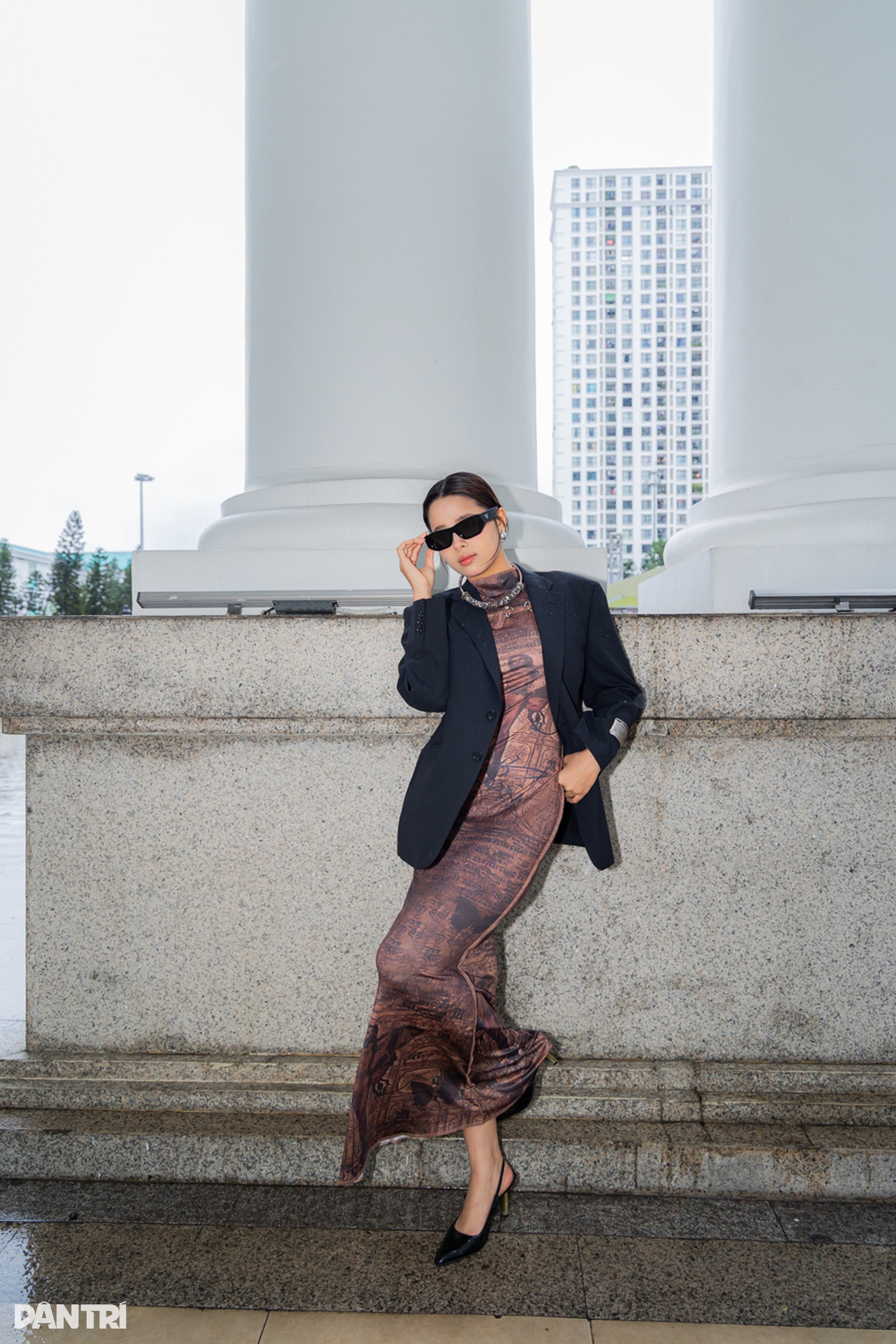 Hoa khôi phối áo blazer sành điệu khiến ai cũng phải ngoái nhìn - 12