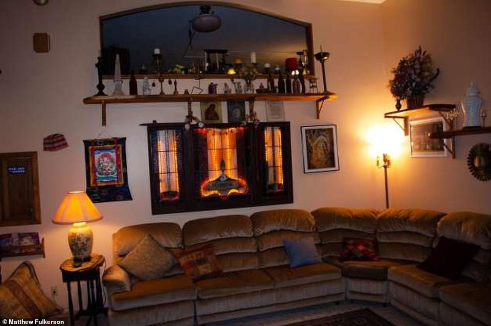 Hô biến hầm chứa tên lửa thời chiến thành lâu đài lộng lẫy trị giá 3,2 triệu USD - 9