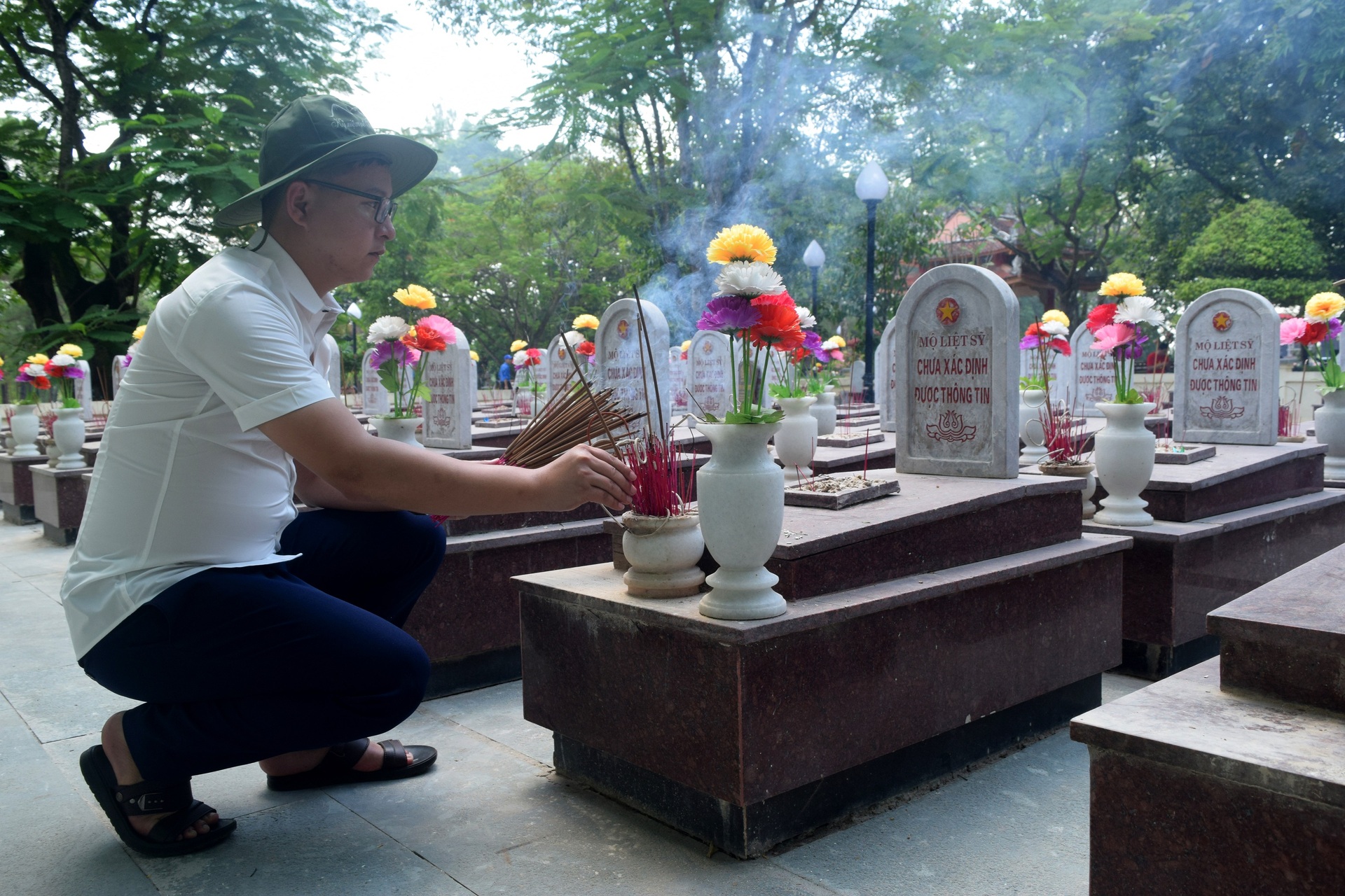 Tháng 7 về nơi yên nghỉ của hơn một vạn liệt sĩ - 4 Tháng 7 về nơi yên nghỉ của hơn một vạn liệt sĩ - 4
