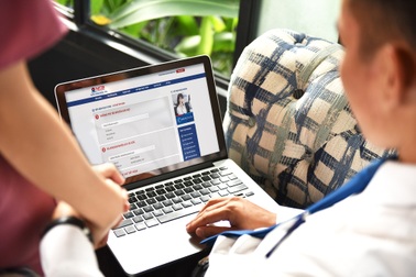 Tiết kiệm trực tuyến có thực sự an toàn và tiện lợi?