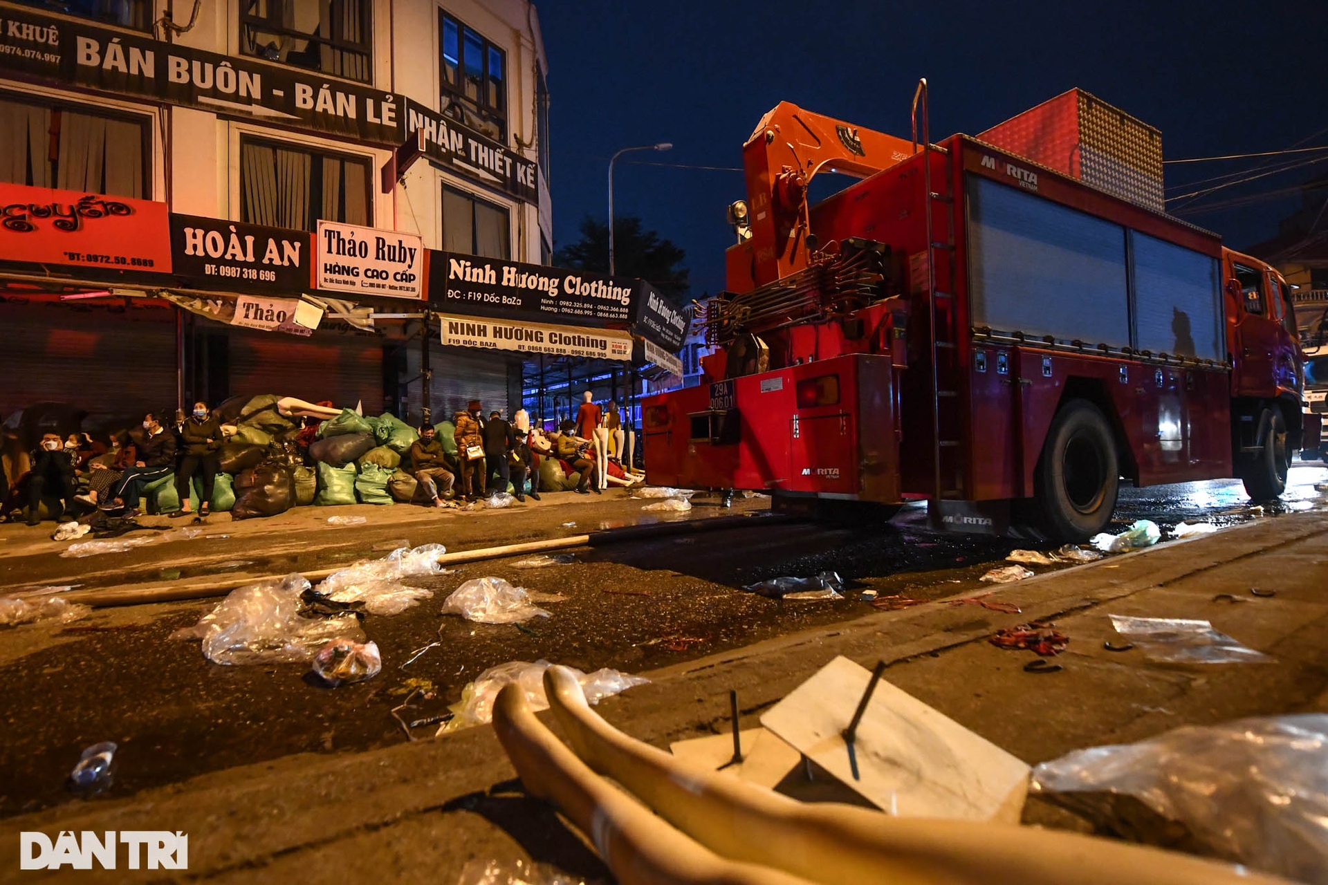 Hiện trường vụ cháy gần chợ Ninh Hiệp, nhiều tấn hàng Tết đã hóa thành tro - 5