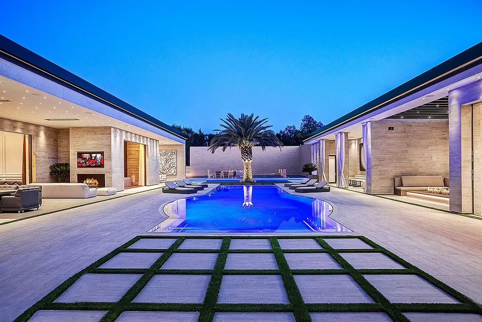 Cận cảnh mảnh đất siêu khủng mà tỷ phú Kylie Jenner mới tậu - 3 Cận cảnh mảnh đất siêu khủng mà tỷ phú Kylie Jenner mới tậu - 3
