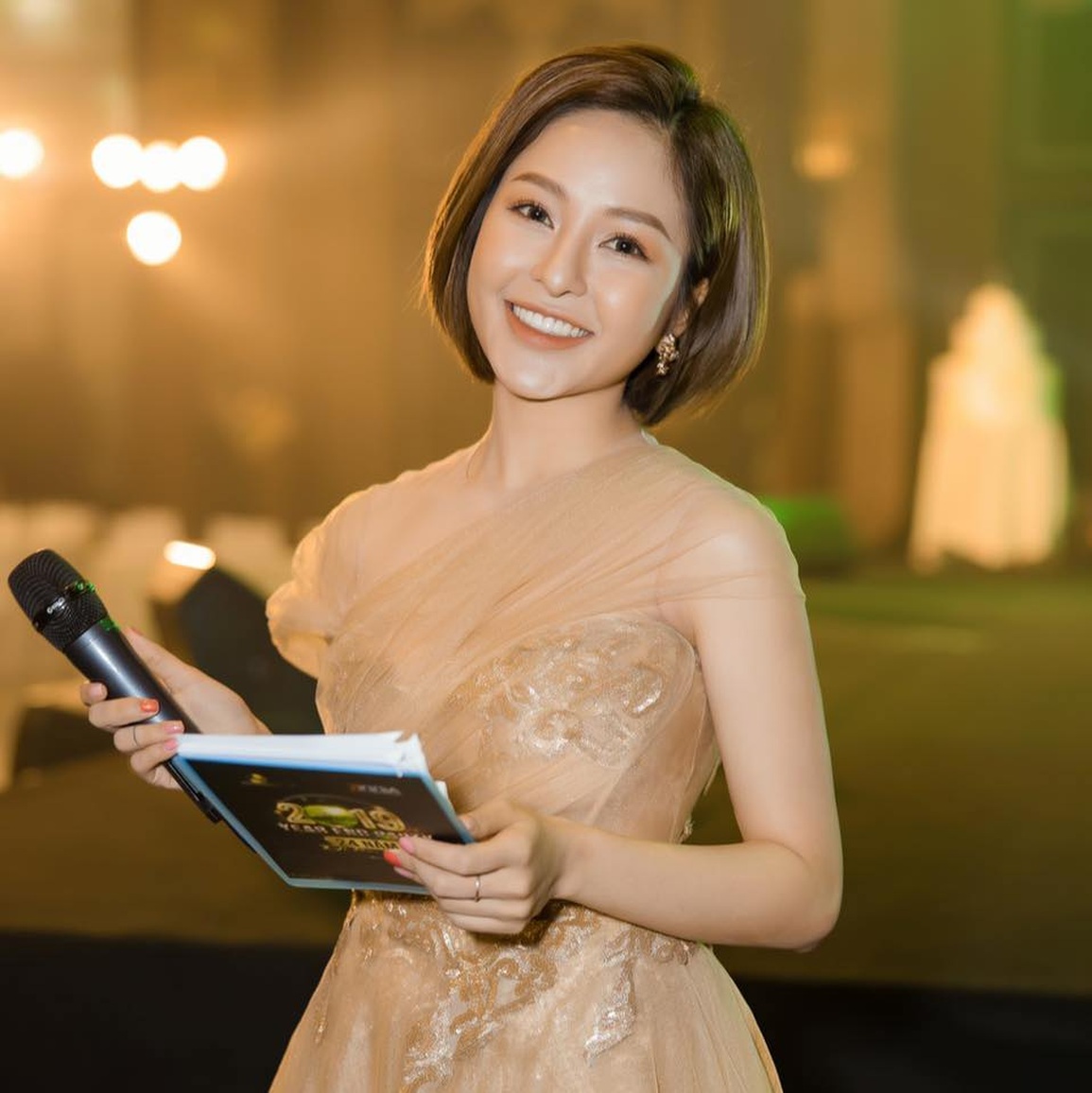 Hot girl Trâm Anh lại vướng thị phi, bị réo gọi vì clip dài 29s - 8 Hot girl Trâm Anh lại vướng thị phi, bị réo gọi vì clip dài 29s - 8