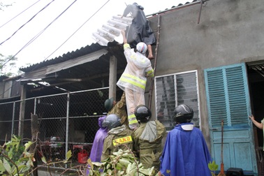 “Trận địa bom” do lốc tại Huế