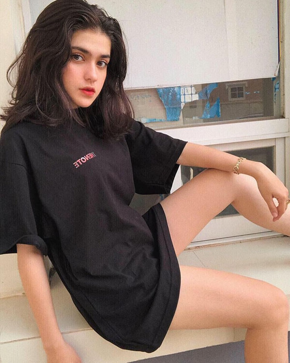 Nữ sinh Việt lai Tây tư vấn cách mặc áo 2 dây, crop top - 7 Nữ sinh Việt lai Tây tư vấn cách mặc áo 2 dây, crop top - 7