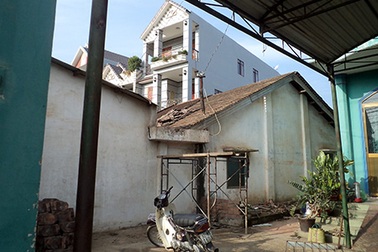 Tòa cấp sơ thẩm bị nguyên đơn “tố” xử…“chui”