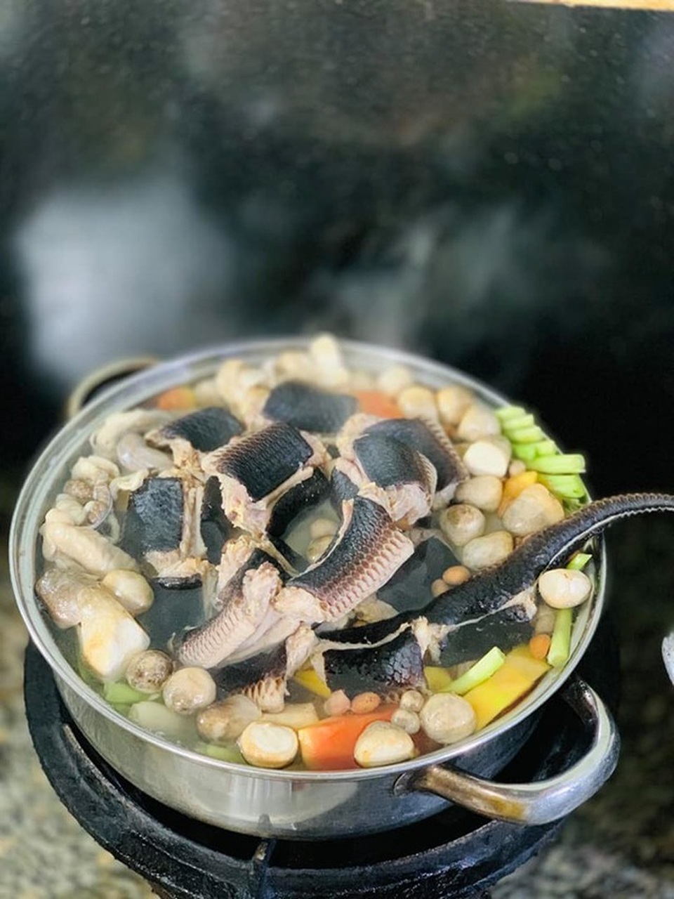 Loạt đặc sản nhìn thì sợ, ăn thì mê không phải ai cũng dám thử ở Việt Nam - 9 Loạt đặc sản nhìn thì sợ, ăn thì mê không phải ai cũng dám thử ở Việt Nam - 9