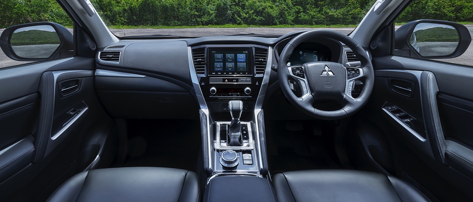 Pajero Sport 2020 sắp về Việt Nam có gì để đấu với Toyota Fortuner mới? - 3 Pajero Sport 2020 sắp về Việt Nam có gì để đấu với Toyota Fortuner mới? - 3