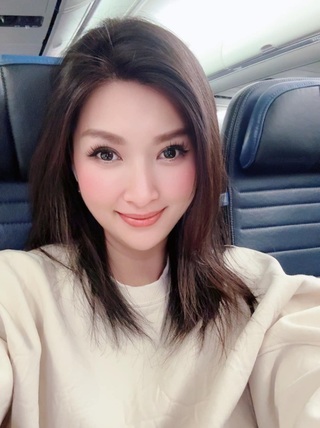 Cuộc sống kín tiếng, giàu có của Nguyễn Hồng Nhung trước khi kết hôn lần 2 - 8