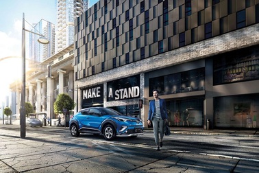 Toyota C-HR có phiên bản mới, giá bán từ 32.000 USD