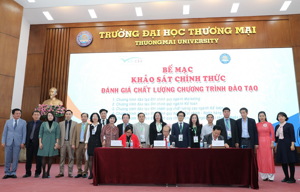 5 chương trình đào tạo của trường ĐH Thương Mại đã hoàn thành đánh giá ngoài - 3 5 chương trình đào tạo của trường ĐH Thương Mại đã hoàn thành đánh giá ngoài - 3