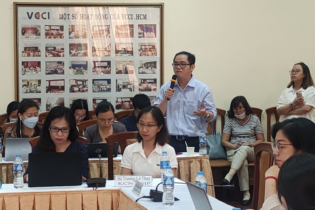 Nhiều doanh nghiệp tuyển người không được, nghìn công nhân mất việc đi đâu? - 2 Nhiều doanh nghiệp tuyển người không được, nghìn công nhân mất việc đi đâu? - 2
