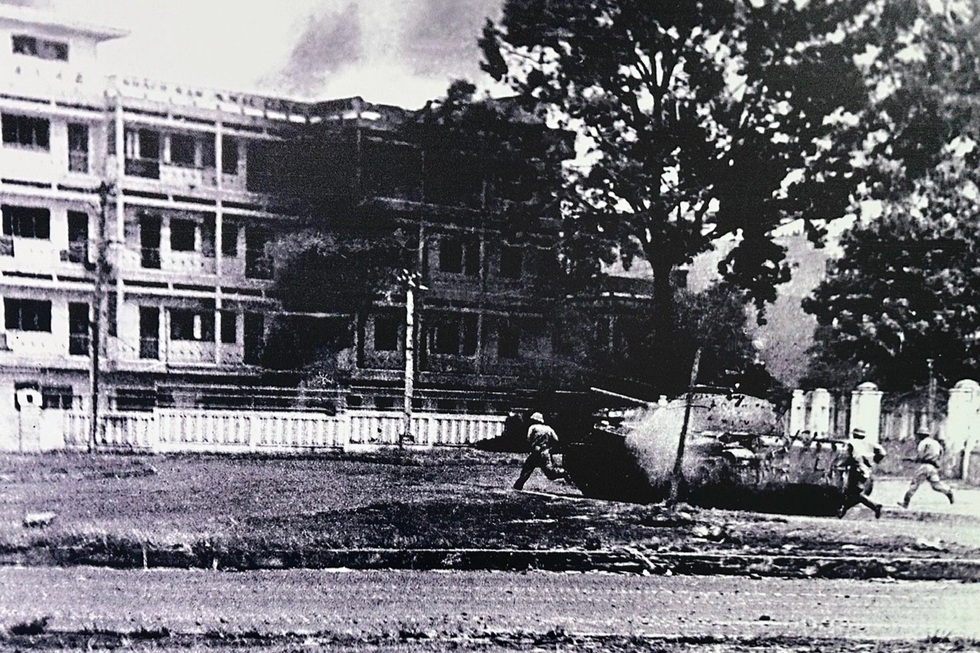 Trung tướng Đoàn Sinh Hưởng: Địch không biết voi thép đang lao về - 1 Trung tướng Đoàn Sinh Hưởng: Địch không biết voi thép đang lao về - 1