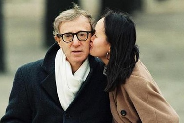 “Tỉnh bơ” trước dư luận, Woody Allen vẫn sống hạnh phúc cùng con gái nuôi