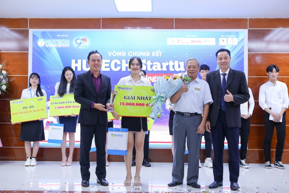 HUTECH Startup Wings - giảng đường tiếp lửa khởi nghiệp cho sinh viên - 1 HUTECH Startup Wings - giảng đường tiếp lửa khởi nghiệp cho sinh viên - 1