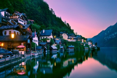 Du lịch trên “Hòn ngọc của nước Áo”