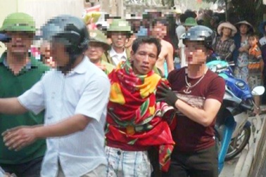 Cảnh sát quật ngã đối tượng dùng dao khống chế người suốt 5 giờ