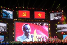 Cầu truyền hình “Ánh sáng niềm tin” ở nơi đầu tiên đón cuốn Đường Kách mệnh