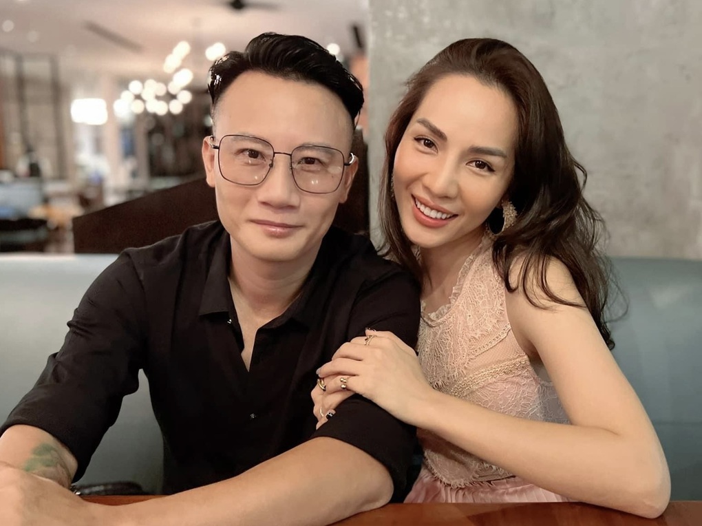 Hoàng Bách và vợ siêu mẫu: 17 năm mặn nồng, chồng triệt sản để vợ đỡ vất vả - 3