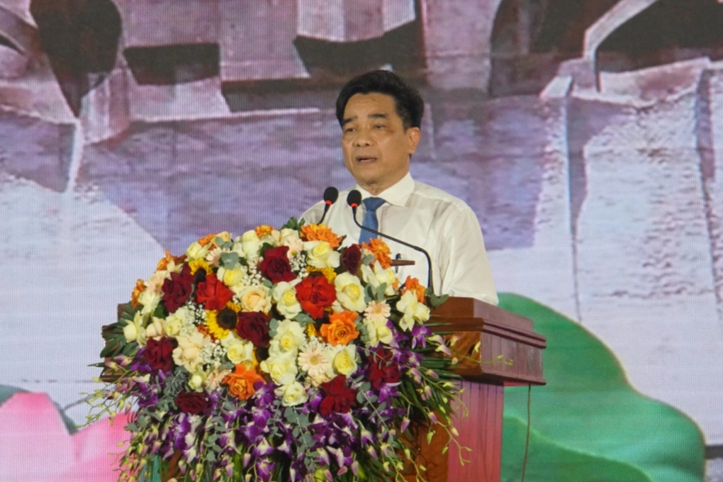 Chín bát hương, chín khúc ruột tái tê của mẹ Nguyễn Thị Thứ - 1 Chín bát hương, chín khúc ruột tái tê của mẹ Nguyễn Thị Thứ - 1