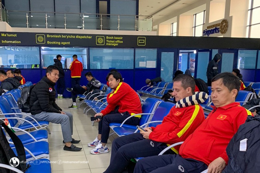 U20 Việt Nam về nước, HLV Hoàng Anh Tuấn chưa hết tiếc nuối - 2 U20 Việt Nam về nước, HLV Hoàng Anh Tuấn chưa hết tiếc nuối - 2