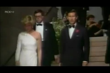 Công nương Diana hút ánh nhìn khi dự sự kiện