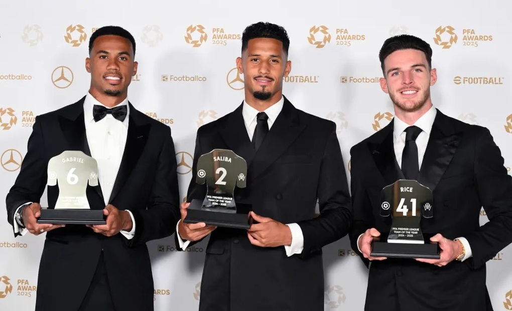Mohamed Salah đi vào lịch sử Premier League, nhận danh hiệu danh giá - 2 Mohamed Salah đi vào lịch sử Premier League, nhận danh hiệu danh giá - 2