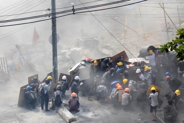 Hơn 700 người thiệt mạng, quân đội Myanmar khôi phục án tử hình