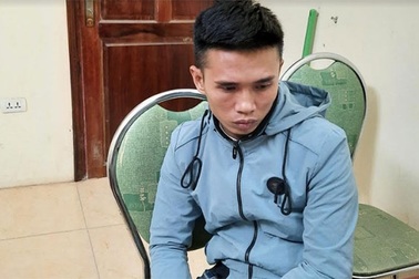 Khách hàng dùng vũ lực hiếp dâm nữ nhân viên quán karaoke