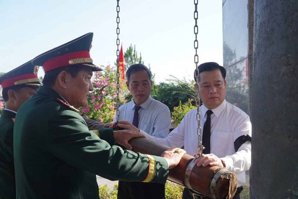 Tổ chức Lễ truy điệu và an táng 12 hài cốt liệt sỹ quy tập trên đất Lào - 1 Tổ chức Lễ truy điệu và an táng 12 hài cốt liệt sỹ quy tập trên đất Lào