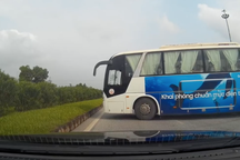 Khi quốc lộ là đường "của nhà"